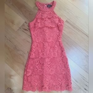 LULU'S Dress size xs, coral color with lace, excellent condition!